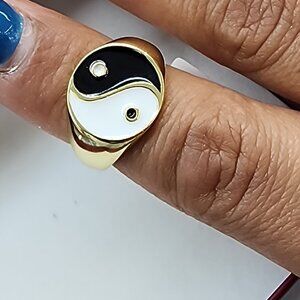 Harmony & Balance – Sterling Silver Yin Yang Ring 925